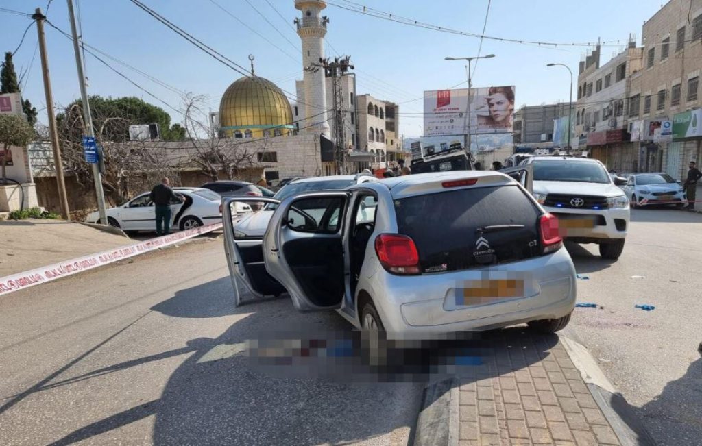 مقتل مستوطنين بعملية لمقاوم فلسطيني جنوب نابلس
