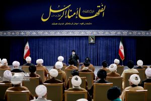 قائد الثورة الإسلامية:إجراءات الحظر جعلنا نبادر بأنفسنا للوصول الى التطور الصناعي والعلمي