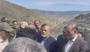 وزير الداخلية الايراني يتفقد المنطقة الحدودية مع جمهورية أذربيجان