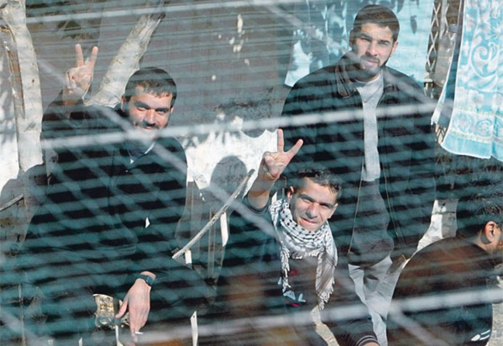 فلسطين : الأسرى الإداريون يبدأون إضراباً مفتوحاً عن الطعام الأحد المقبل