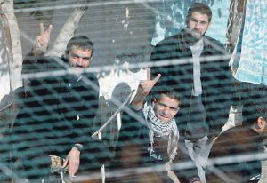 فلسطين : الأسرى الإداريون يبدأون إضراباً مفتوحاً عن الطعام الأحد المقبل