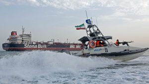 طهران تنفي مزاعم أميركية بشأن إحتجاز ناقلتي نفط في مضيق هرمز