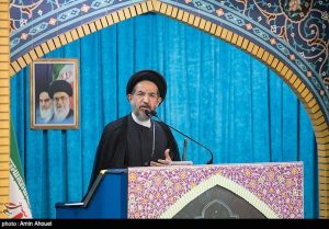 خطيب جمعة طهران: الثورة الإسلامية خلصت جميع دول المنطقة من الهيمنة الأمريكية