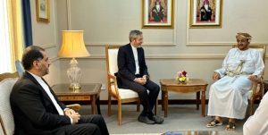 علي باقري يجري مشاورات مع نظيره العماني في مسقط