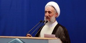 خطيب جمعة طهران: جميع العلماء المسلمين متفقون على التصدي لتدنيس القرآن