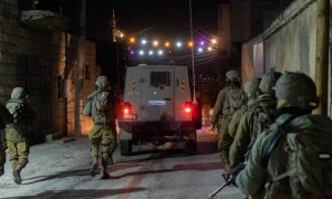 مواجهات مُسلحة في نابلس وقباطية وعقبة جبر بالضفة الغربية