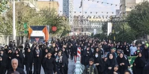مسيرات مهيبة في طهران وجميع المدن الإيرانية إحياء لأربعين الامام الحسين (ع)
