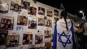 صحيفة عبرية: "حماس" ستحتفظ بـ100 رهينة للتفاوض على صفقة مستقبلية