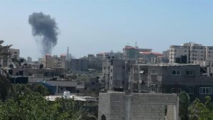 قوات الاحتلال تخرق الهدنة المعلنة بإستهدافها منازل بمخيم المغازي وسط غزة