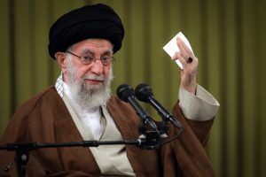 الإمام الخامنئي: القوات البحرية يجب أن تكون قوة استراتيجية شاملة