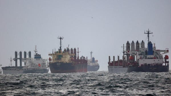 صحيفة "الغارديان" تكشف عدد السفن الأجنبية التي غيرت مسارها من البحر الاحمر