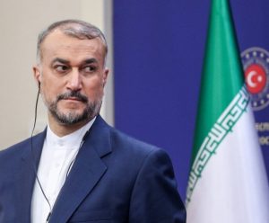 عبداللهيان: دفاع المسؤولين الأمريكيين عن حقوق الإنسان والمرأة كذبة لا أكثر