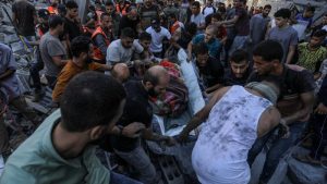 عشرات المجازر في غزة.. وعدد الشهداء منذ بداية العدوان يرتفع إلى أكثر من 15200 شهيد