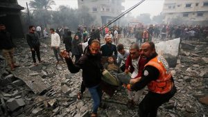 الاحتلال يعدم أسرتين في جباليا ويخلّف عشرات الشهداء والجرحى في القصف المتواصل على قطاع غزة