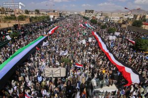 صنعاء تخرج بمسيرات جماهيرية كبرى بعنوان (مع فلسطين.. جاهزون لكل الخيارات)