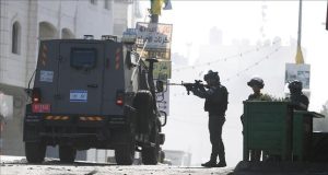 إصابات واعتقالات في مداهمات جيش الاحتلال في الضفة الغربية