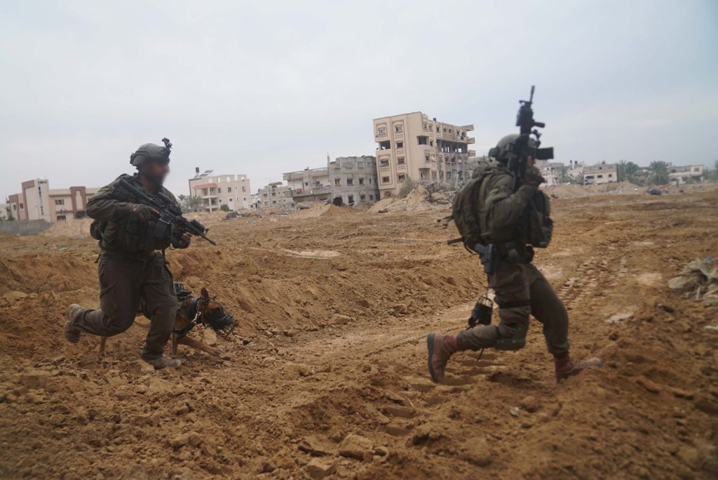 المقاومة الفلسطينية تُوقع دبابات الاحتلال في كمين مركّب شمالي غزة.. وتُجْهز على 15 جندي إسرائيلي