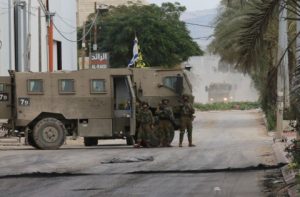 اعتقالات واقتحامات واسعة لجيش الاحتلال في مناطق القدس والضفة الغربية