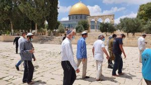 عشرات المستوطنين يدنسون الأقصى المبارك