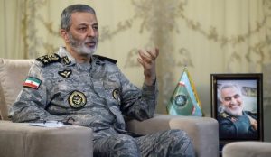قائد الجيش الإيراني: مستعدون لـ"رد عاصف" على أي حماقة يرتكبها العدو