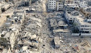 جيش الاحتلال يبدأ في محو ما تبقى من بيت لاهيا وقتل وتهجير ساكنيها