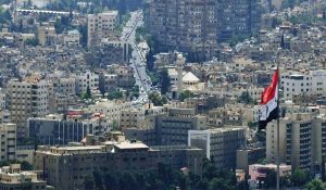 انفجار عبوة ناسفة بسيارة في منطقة المزة السورية والأضرار مادية