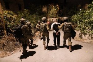 الاحتلال يشن حملة اعتقالات واعتداءات جديدة للمستوطنين في الضفة