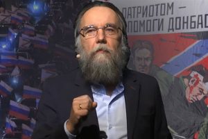 مستشار بوتين: روسيا واليمن قوتان تقاتلان الوحش العالمي وندعو الجميع للانضمام لهذه المعركة