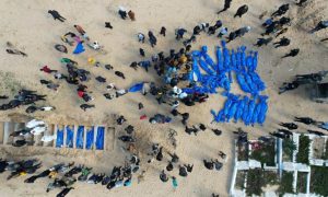 خبراء أمميون: "إسرائيل" دفنت فلسطينيين أحياءً في مقابر جماعية في غزة