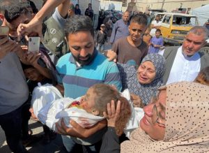 أكثر من 15 شهيداً وعشرات الإصابات في مجزرة للاحتلال بمخيم جباليا شمالي قطاع غزة