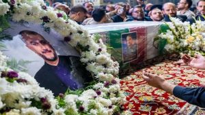 جثمان الشهيد أمير عبداللهيان يوارى الثرى في حرم السيد عبدالعظيم الحسني جنوب طهران