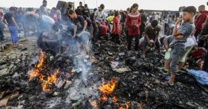 21 شهيدًا في مجزرة إسرائيلية جديدة بحق النازحين في مواصي رفح