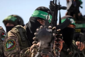 "حدث غير عادي".. القسام تقصف موقع كرم أبو سالم وتوقع قتلى وجرحى بين جنود العدو