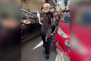 جسد نحيف ولحية كثة .. هكذا خرج عزيز دويك من سجون الاحتلال
