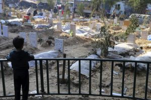 "أسوشييتد برس": عائلات وسلالات فلسطينية تُمحى بأكملها من السجلات المدنية في غزة