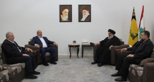 السيد نصرالله التقى وفداً من حركة حماس للبحث حول آخر مستجدات المفاوضات والتنسيق الميداني والسياسي