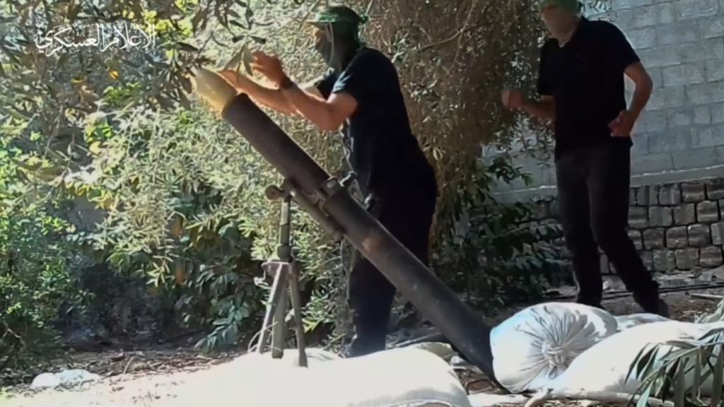 المقاومة الفلسطينية تتصدى لقوات الاحتلال في خان يونس ورفح.. وتقصف تمركزات قيادته في "نتساريم"