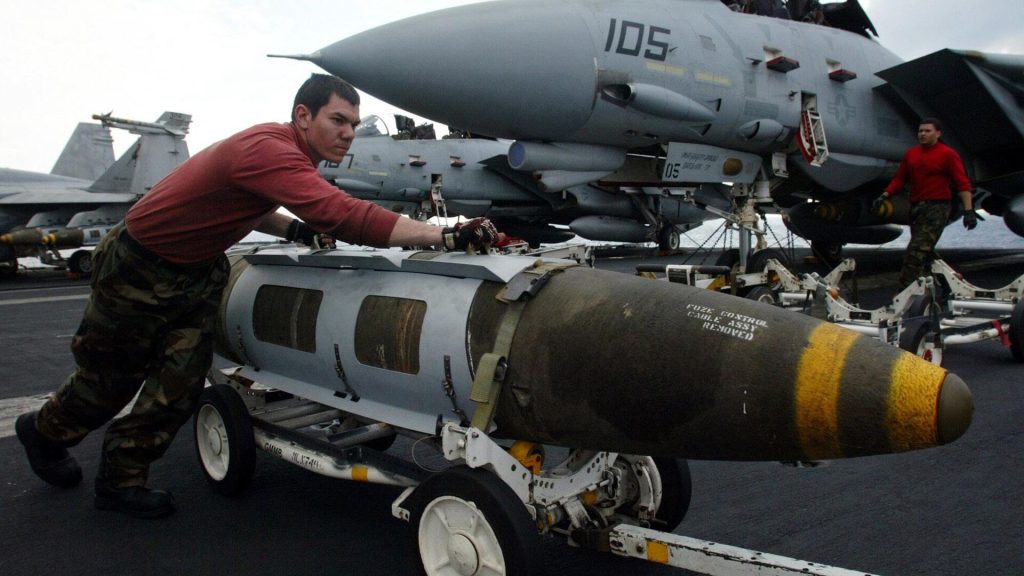 "إسرائيل هيوم": الولايات المتحدة وافقت على إرسال قنابل "MK-83" إلى "إسرائيل"