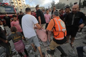 29 شهيدًا و93 جريحًا بمجزرتين إسرائيليين استهدفتا نازحين وسط غزة
