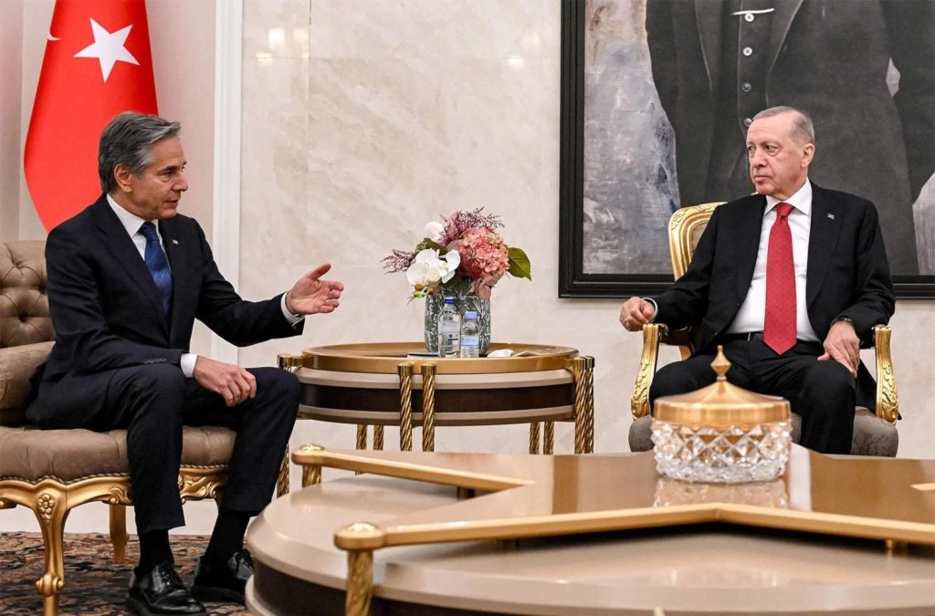 الاحتلال يواصل انتهاك السيادة السورية.. واشنطن تشرعن الاحتلال وأردوغان يهدد بالسيناريو الليبي
