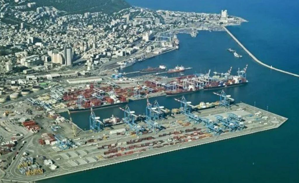 ميناء حيفا بعدسة طائرة الهدهد