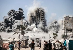 ندّدت بلدية مدينة غزة، في تصريح صحفي، اليوم الثلاثاء، بتهديد العدو الصهيوني باجتياح كامل مدينة غزة، ونبّهت إلى مخاطر هذا الأمر على حياة آلاف المدنيين.